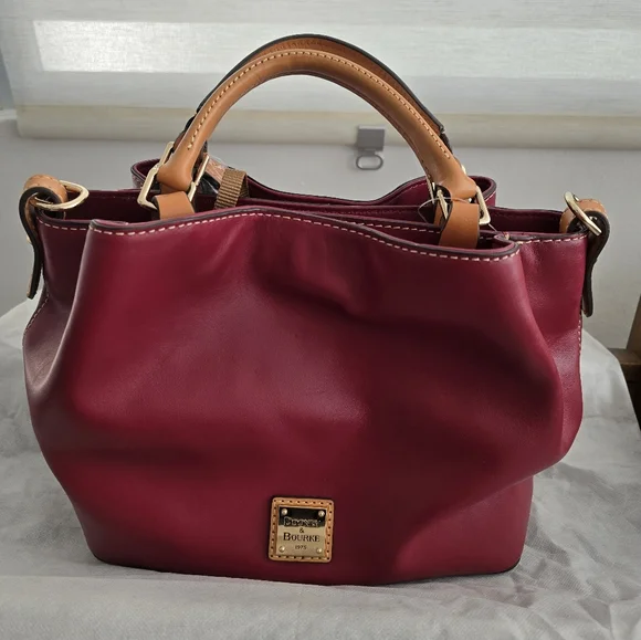 Dooney & Bourke - Picture 1 of 8
